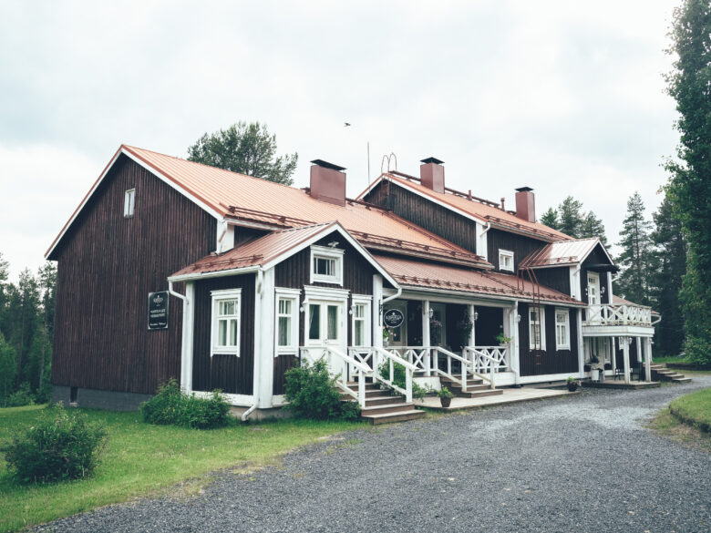 Perinteisiä puutaloja