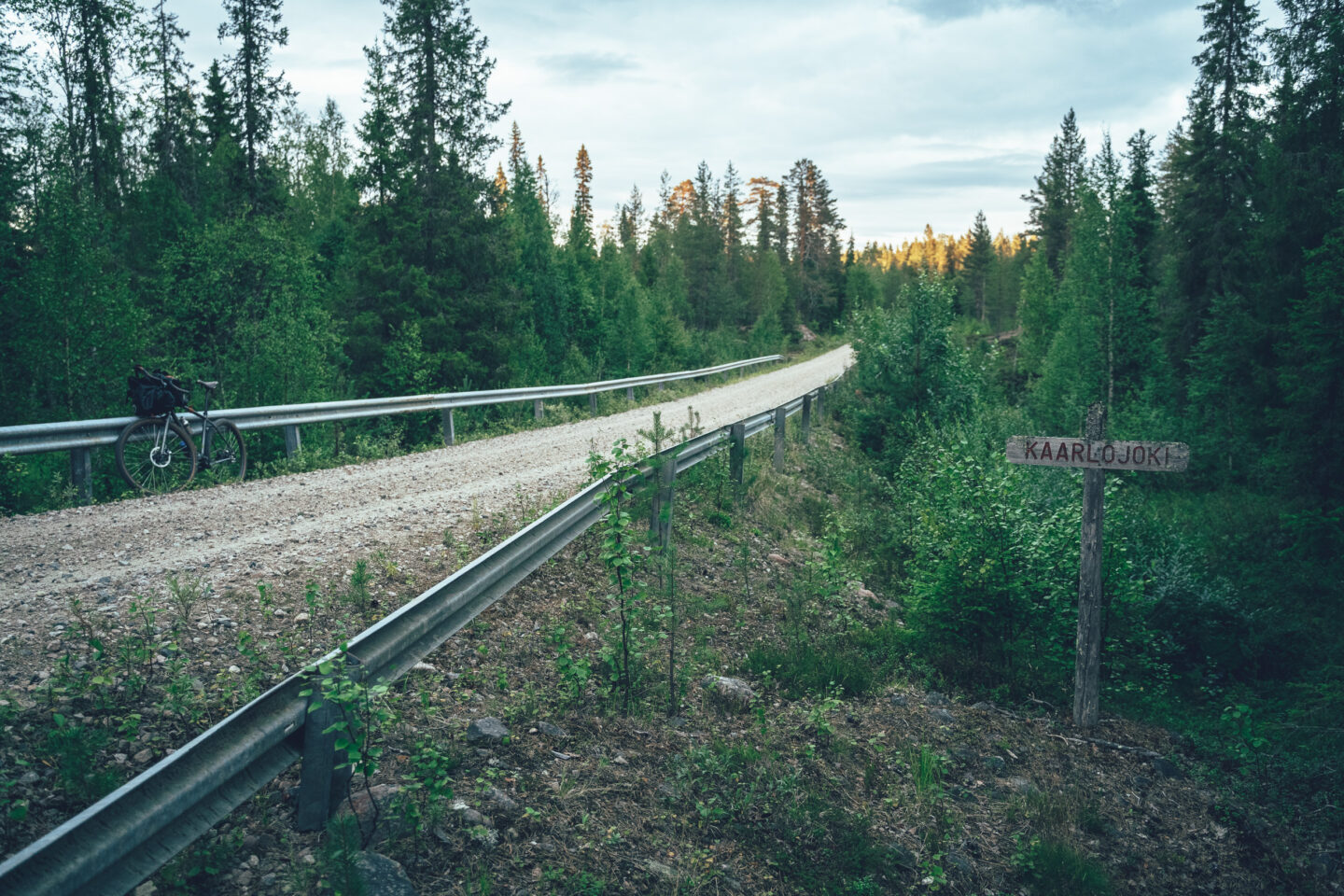 kaarlojoki, silta ja pyörä