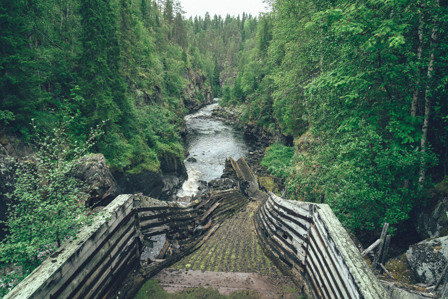 portaat alas joki kanjoniin