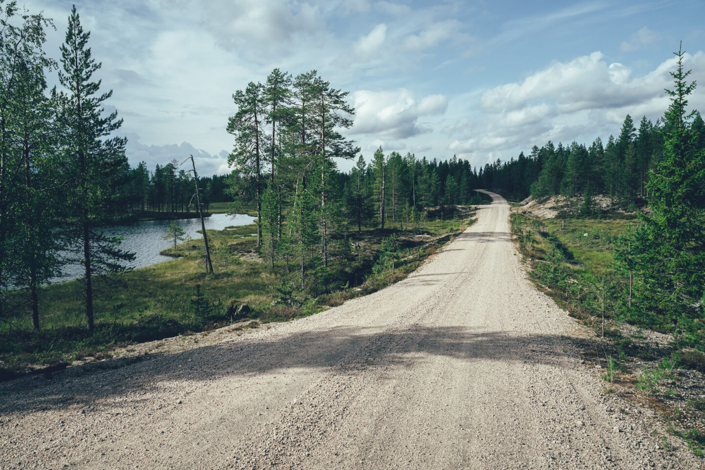 suojärvi ja hiekkatie